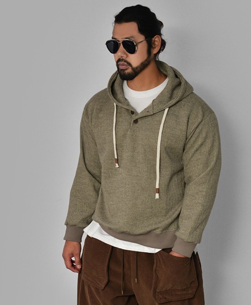 Classic Henley Neck Brushed Knit-Hoodie 650