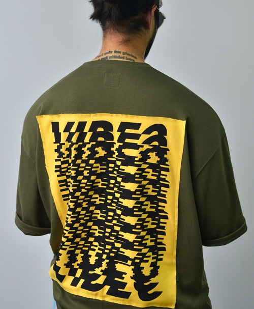 VIBES Patch Loose Fit Short Sleeve-Tee 059